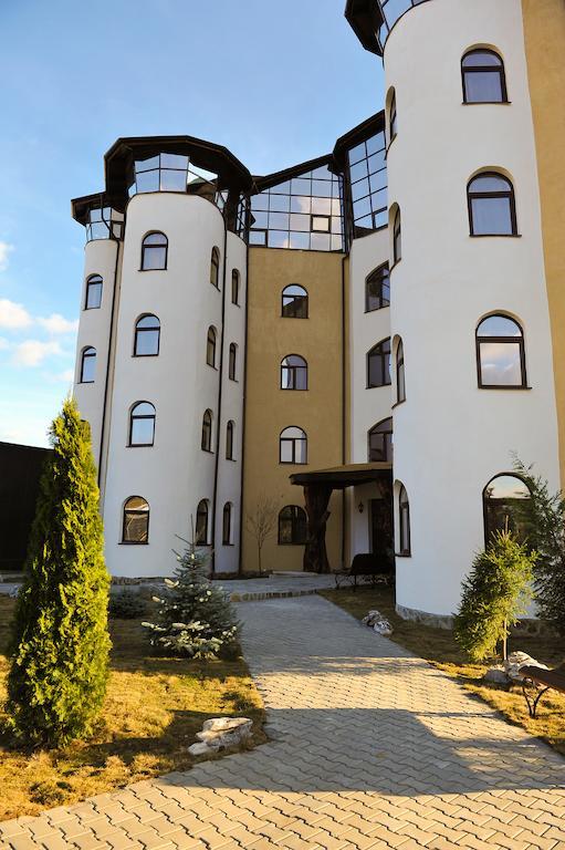 Castelul De Vis Hotel Petrosani Exterior photo